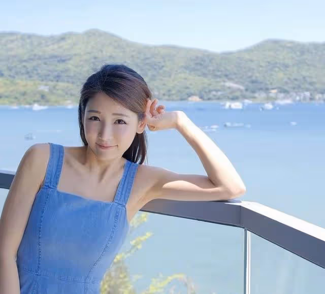 TVB前女星再陷整容風波！化濃妝一改清純模樣，自覺是純天然美女