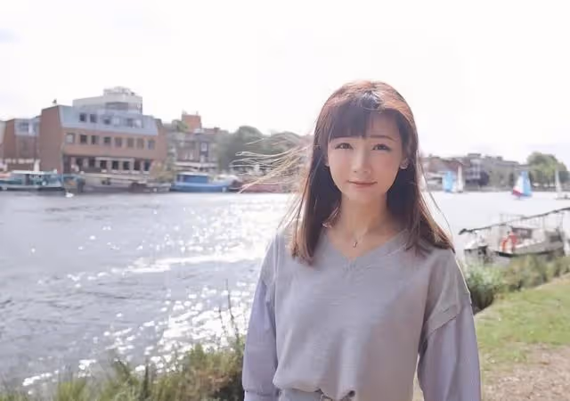 TVB前女星再陷整容風波！化濃妝一改清純模樣，自覺是純天然美女