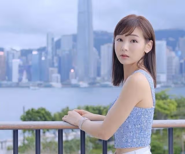 TVB前女星再陷整容風波！化濃妝一改清純模樣，自覺是純天然美女