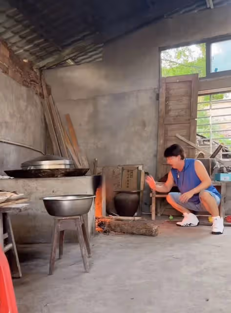 60歲港圈戲骨長居湖南！不戴口罩在農村菜場趕集，打扮樸素無人識