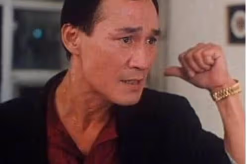 他是李小龍唯一承認的對手，當年真正的大佬，豪車無數