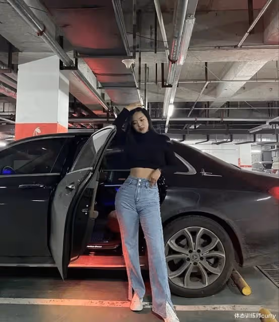 95後性感牙醫走紅,甜美顏值,身材迷人,網友:有她拔牙不怕了