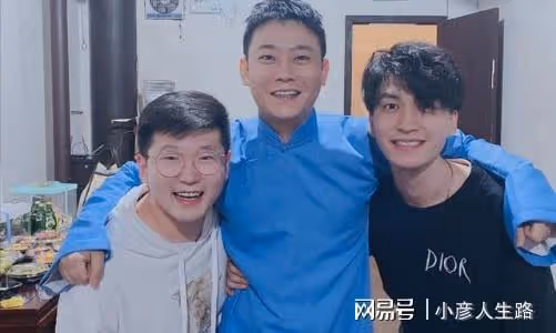 德雲社高峰拿欒雲平砸掛，稱高筱貝拜錯了師父，副總真是「委屈」
