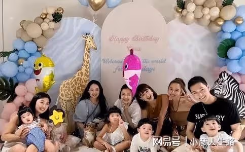 向太為孫女慶生,百天小孫子正臉首曝光像爸爸,全家福獨缺向佐