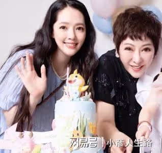 向太為孫女慶生,百天小孫子正臉首曝光像爸爸,全家福獨缺向佐