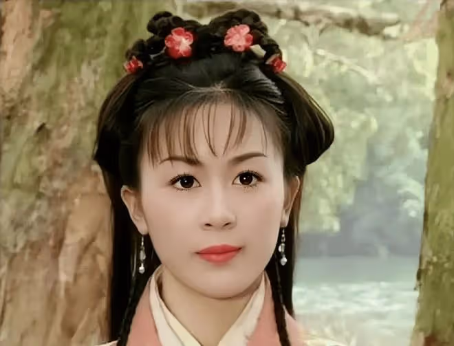 初見時驚艷眾人,成名後卻靈氣全無,這8位女星的臉變化太大了