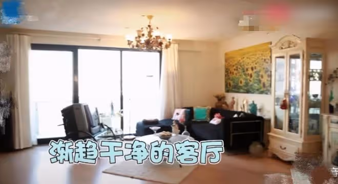 62歲沈丹萍罕露面氣質好!嫁洋老公住豪宅,家裡曾用超過50個保姆