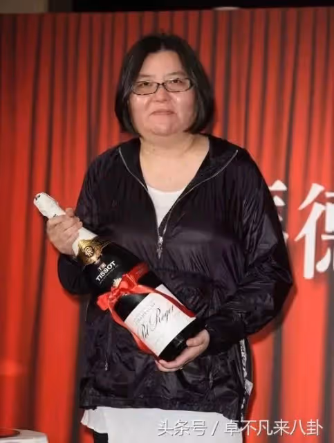 還記得已逝女星陳寶蓮兒子嗎？記者問邱黎寬是你什麼人？他的回答讓寬姐哽咽不語了.....