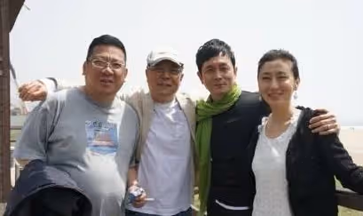 曾和賈靜雯搭檔爆紅!54歲男星「當初娶5婚妻」不顧眾人反對 被騙5000萬「6個孩子無一親生」撫養至今