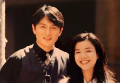 曾和賈靜雯搭檔爆紅!54歲男星「當初娶5婚妻」不顧眾人反對 被騙5000萬「6個孩子無一親生」撫養至今