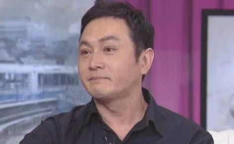 曾和賈靜雯搭檔爆紅!54歲男星「當初娶5婚妻」不顧眾人反對 被騙5000萬「6個孩子無一親生」撫養至今