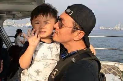 曾和賈靜雯搭檔爆紅!54歲男星「當初娶5婚妻」不顧眾人反對 被騙5000萬「6個孩子無一親生」撫養至今