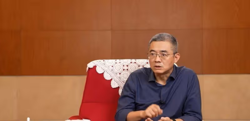 《底線》導演評價靳東，他不說演技，只說觀眾的心