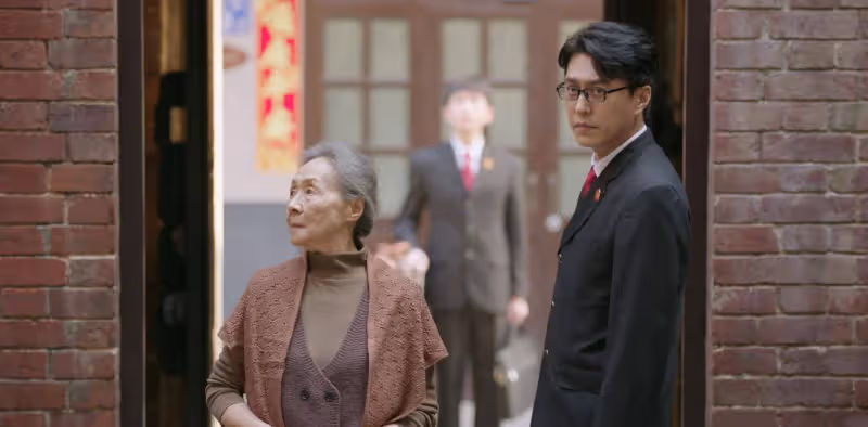 《底線》導演評價靳東，他不說演技，只說觀眾的心