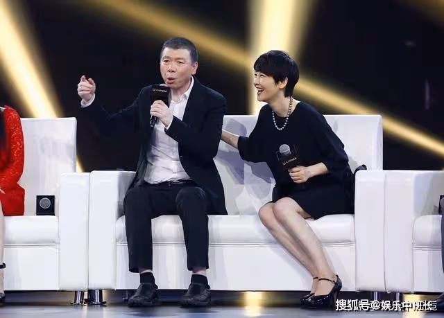 馮小剛為了徐帆,拋棄15年的原配髮妻,如今前妻張娣怎樣了?