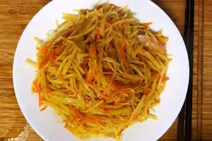胡蘿蔔土豆絲