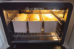 椰香滿滿的椰蓉土司~