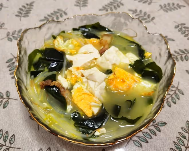 裙帶菜 嫩豆腐湯|太鮮美啦～