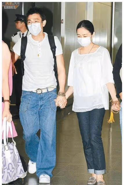 劉德華與妻子恩愛,遺憾的是只有一個女兒,女兒近照曝光長大了不少,網友直呼:又是一個美人胚子