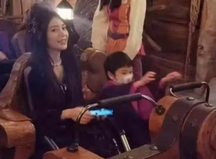 5歲小海綿被曝光正面照!身高已過楊穎的腰部,「精緻五官+白皙膚色」顏值出眾,網友驚呼:簡直迷你版黃曉明