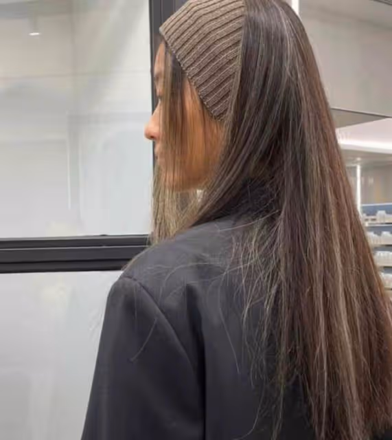陳奕迅女兒罕見出鏡!18歲的她身材高挑不輸超模,表情高冷「五官」像極了媽媽