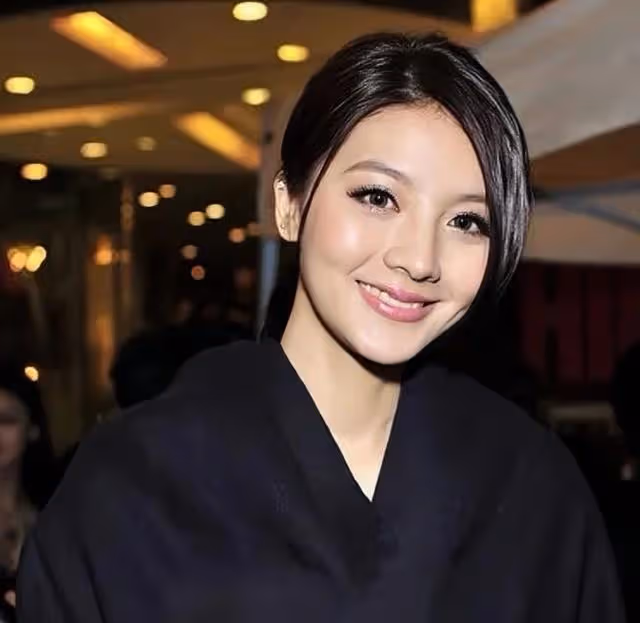 恭喜！台灣知名女星與上海富商註冊結婚，因不雅照事件事業盡毀