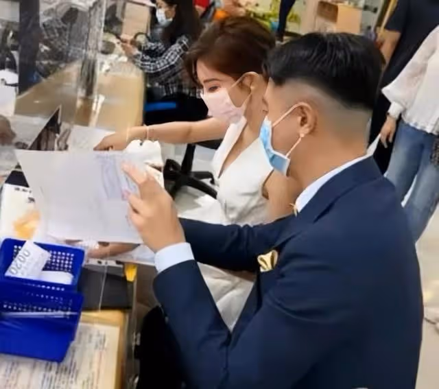 恭喜！台灣知名女星與上海富商註冊結婚，因不雅照事件事業盡毀