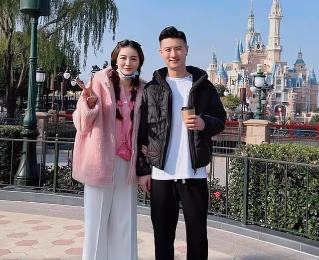 恭喜！台灣知名女星與上海富商註冊結婚，因不雅照事件事業盡毀
