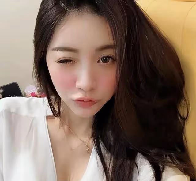 恭喜！台灣知名女星與上海富商註冊結婚，因不雅照事件事業盡毀