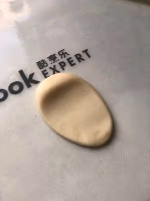 蛋黃酥