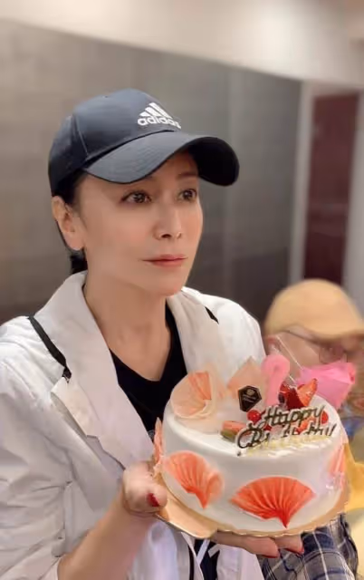 56歲田麗現身菜市場，被台東鄉親揭「私下真面目」低調又客氣，賣上億豪宅回歸田園：人生不該被工作填滿