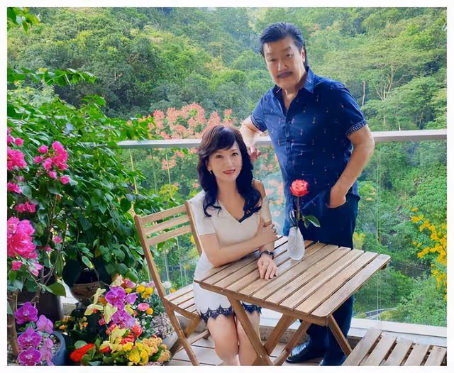 曾被指第三者上位！知名港星與趙雅芝結婚38年，用時間破外界傳聞