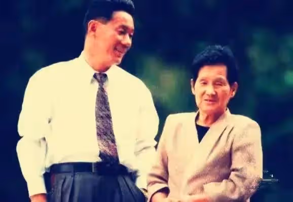 島國第一流氓北野武72歲花13億離婚,節目上露屁股,情婦多多益善