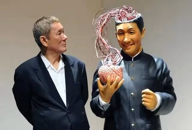 島國第一流氓北野武72歲花13億離婚，節目上露屁股，情婦多多益善