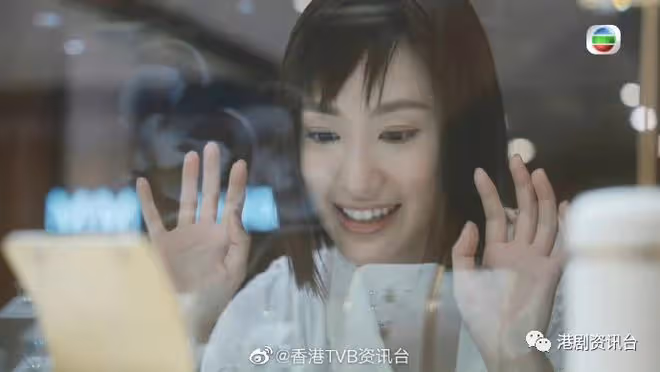 TVB力捧小花被扇巴掌大快人心!網民嘲:做兜巴信女版