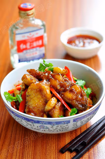 蒜子燜鲶魚