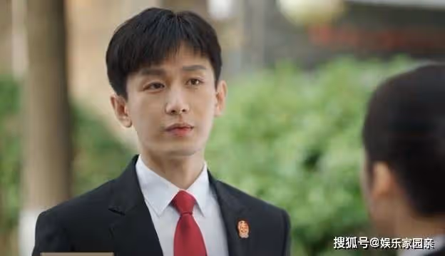 《底線》方遠被捅性命垂危,葉芯一改往日溫柔,找到關鍵證據