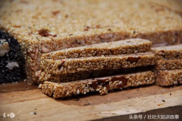 我連生三個女兒，被妯娌嘲笑了30年，在我60歲生日宴上，我笑了她卻哭了！自古老話說的好：笑人前，落人後，自己有罪自己受！