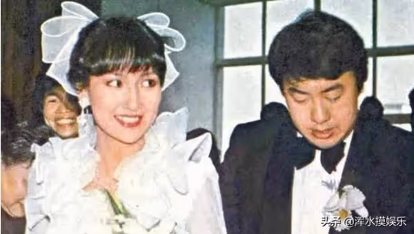 當年遇逼宮失去孩子「被嗆終生不孕」！二婚甜蜜幸福育「不完美養女」 60歲手牽手享受天倫之樂