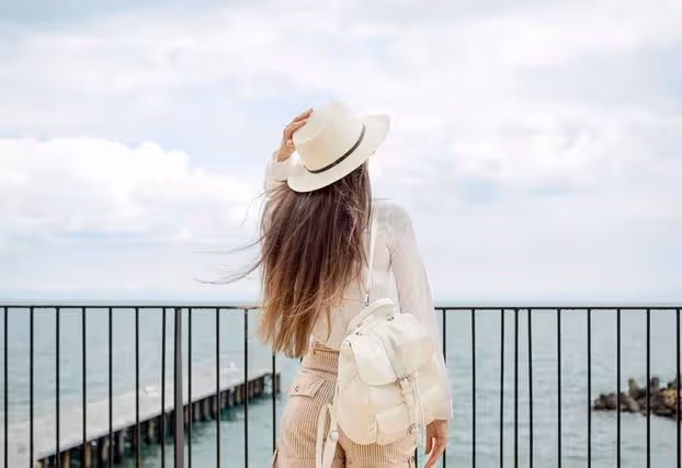 「嫂子，我回娘家是主人，你個外人就該伺候我」婆婆：姑娘你誰