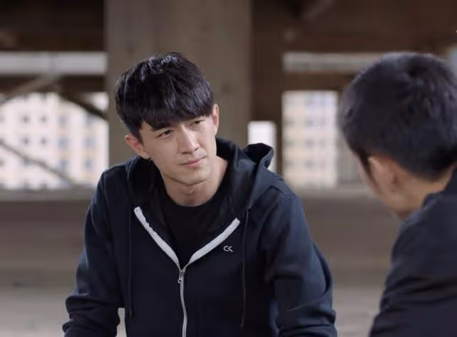 顏值身材齊齊翻車？林更新新劇顏值下降顯老態，身材發福肚腩明顯