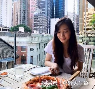 56歲李麗珍近況曝光，一臉凍齡身材發福，女兒高顏值遺傳好基因