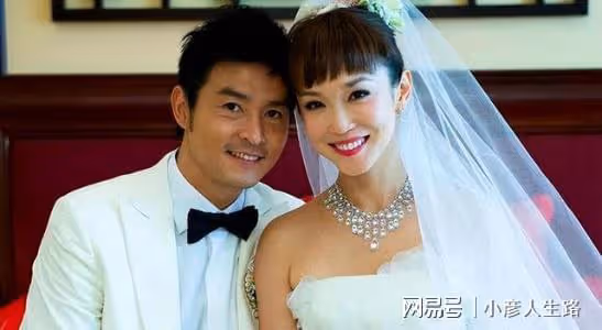 新加坡藝人范文芳:當演員、歌手曾多次獲獎,家庭幸福事業長青