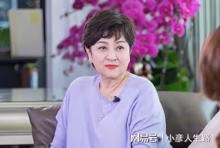 突發!74歲亞洲影后北上失聯一個半月,因意外摔倒接受開顱手術
