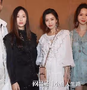 中國美人VS韓國女神,楊穎秒殺鄭秀妍,古力娜扎贏麻了