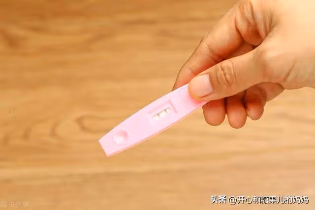 離婚後卻發現自己懷了二胎,兒子出生後,老公來要兒子怎麼辦?