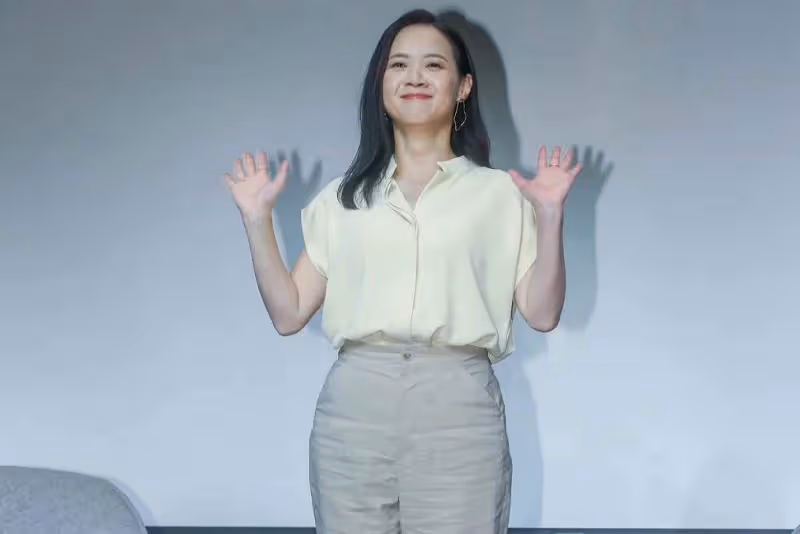 回應爸爸曾志偉吻大馬辣模事件　曾寶儀贊女方：她很漂亮