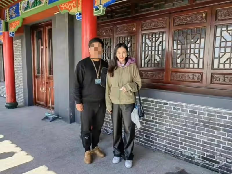 Angelababy素顏現身寺廟求姻緣？！網喊：美女不愁嫁！