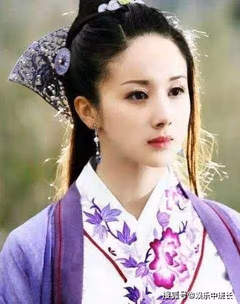 40歲孫菲菲曬近照,臉部僵硬目光呆滯,昔日古裝女神容顏已不在