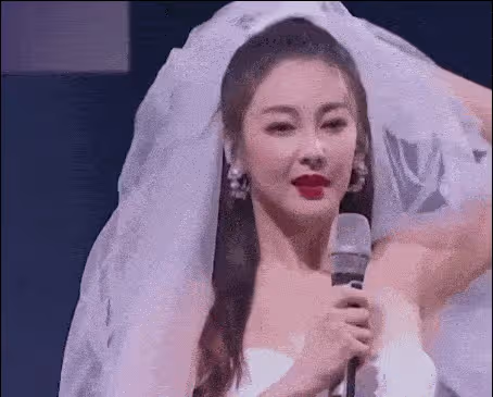 在你的臉沒有恢復之前,不要出來賺錢,這8位明星臉都腫了,僵硬的溢出螢幕